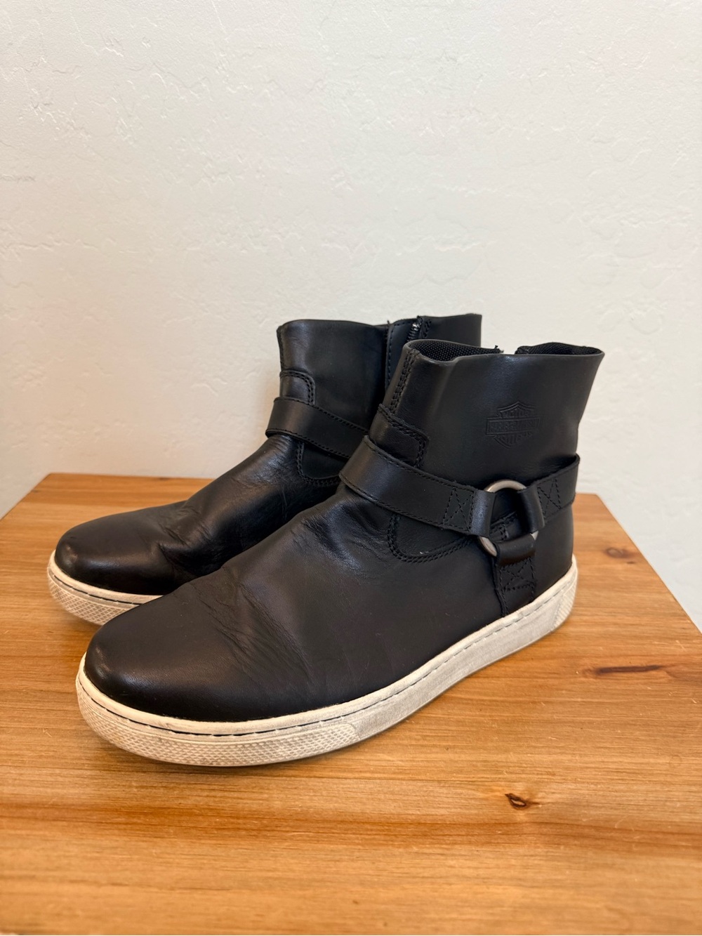 Harley-Davidson Black Leather Ankle Zip Combat Boots with Cream Sole - Picture 2 of 3